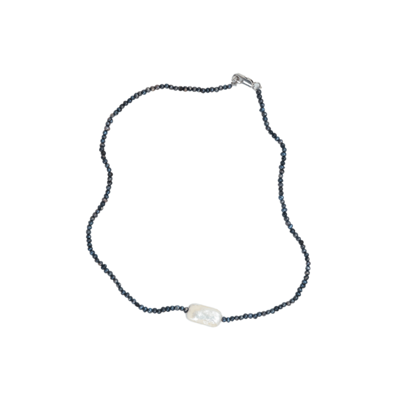 Black pearls necklace