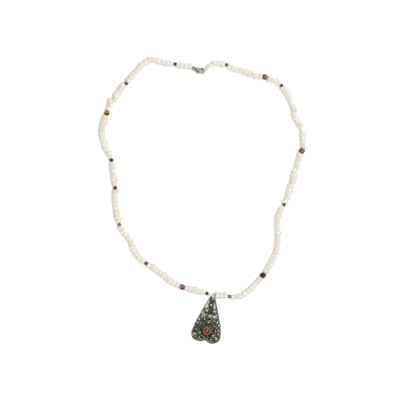 Handmade pearls and garnet necklace, with filigran